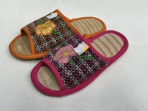 Kapcie damskie (36-41) S09 MIX