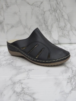 Klapki damskie na koturnie (36-41) K18925 BLACK