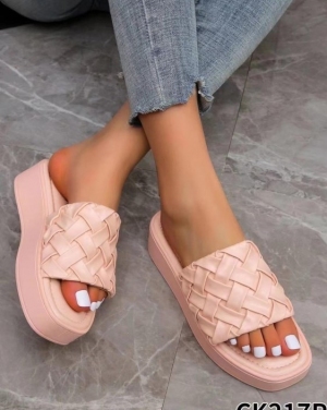 Klapki damskie na koturnie (36-41) CK217 PINK