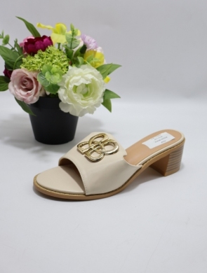 Klapki damskie na obcasie (36-41) 89222D BEIGE