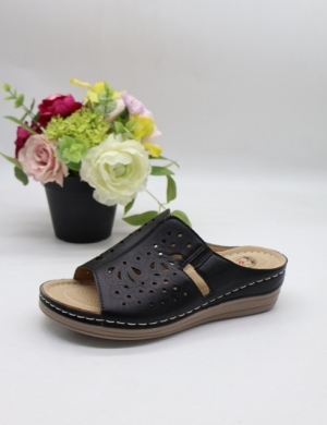 Klapki damskie na płaskim (36-41) 7022-1 BLACK
