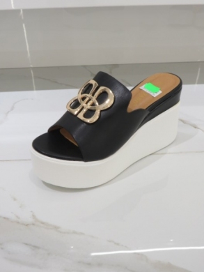 Klapki damskie na koturnie (36-41) 6688-09BLACK