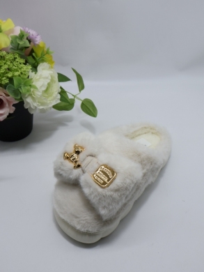 Kapcie damskie ocieplane (36-41) MM-957 WHITE