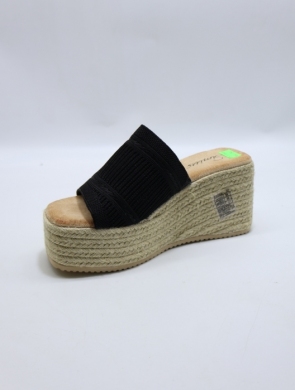 Klapki damskie na koturnie (36-41) E5569 BLACK