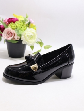 Półbuty damskie na obcasie (36-41) 68362 BL/PATEN