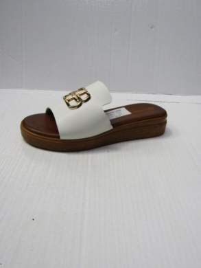 Klapki damskie na płaskim (36-41) M8711 WHITE