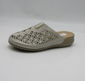 Klapki damskie na płaskim (37-42) 826 BEIGE