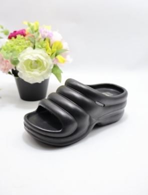 Klapki damskie na płaskim (36-41) F-55555 BLACK