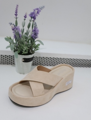 Klapki damskie na koturnie (36-41) G517 BEIGE