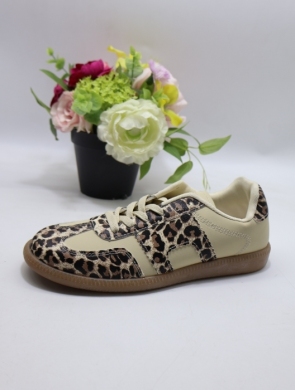 Buty sportowe damskie na płaskim (36-41) A35 LEO